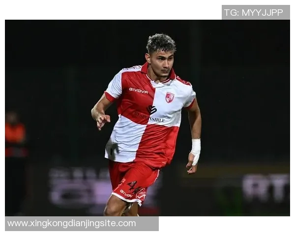 萨索洛后卫开场仅5秒送点球转播刚开始就引发热议