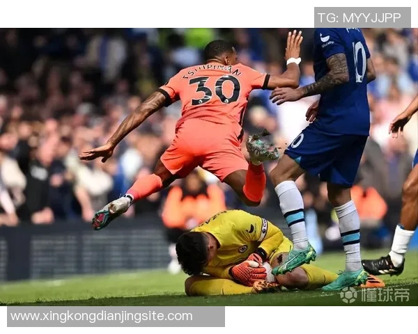 本福斯特称赞拉门斯在对布莱顿的表现并对其精彩扑救印象深刻 本福斯特称赞拉门斯在对布莱顿的表现并对其精彩扑救印象深刻